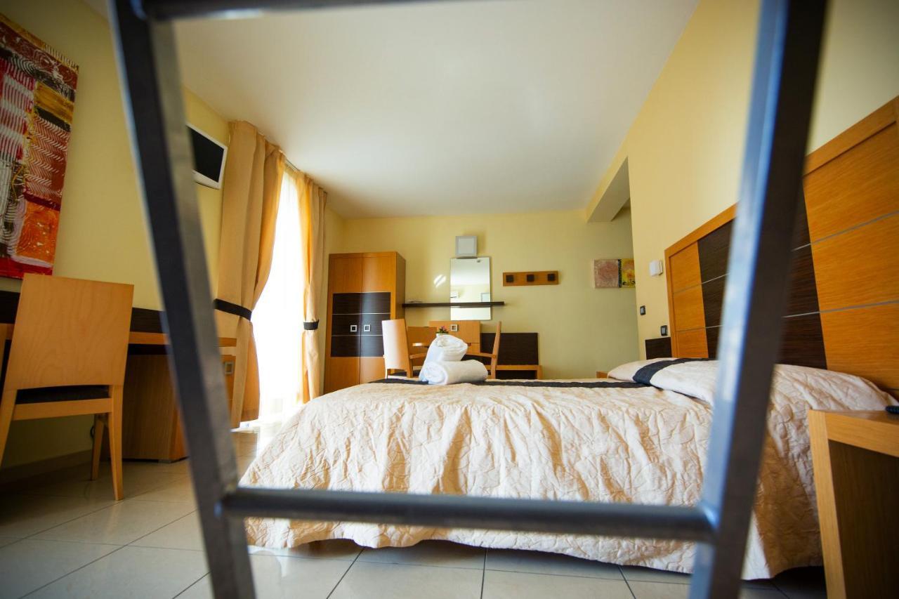 Ticho'S Greenblu Hotel カステッラネータ・マリーナ エクステリア 写真