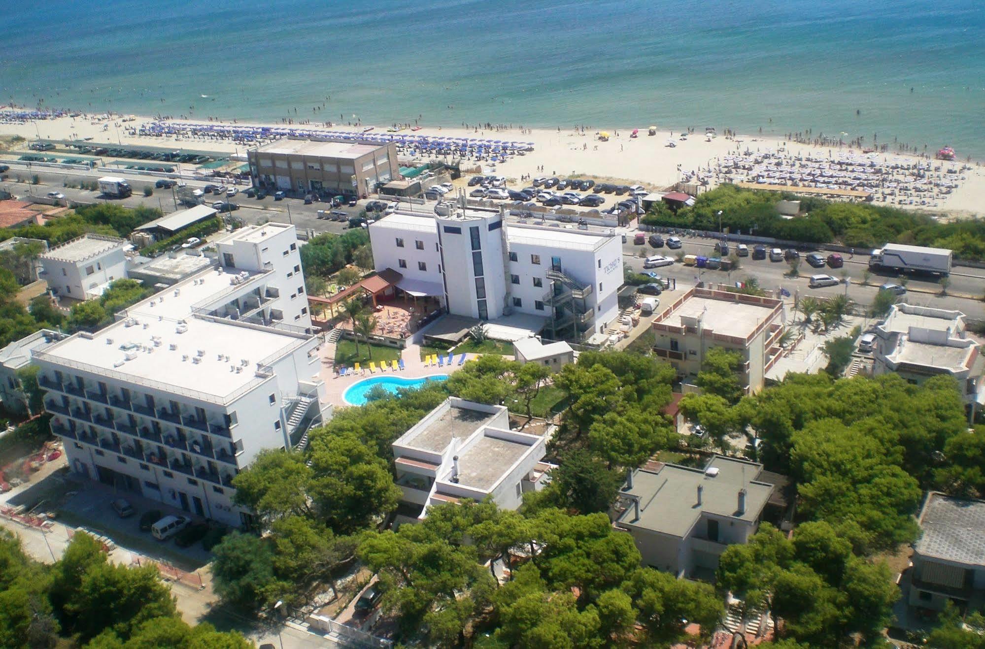 Ticho'S Greenblu Hotel カステッラネータ・マリーナ エクステリア 写真